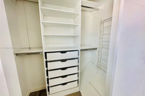 Condominio en venta en North Miami Beach, Florida, 2 dormitorios, 91.97 m2 № 1895254 - foto 16