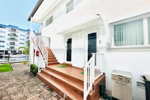 Condominio en venta en North Miami Beach, Florida, 2 dormitorios, 91.97 m2 № 1895254 - foto 26