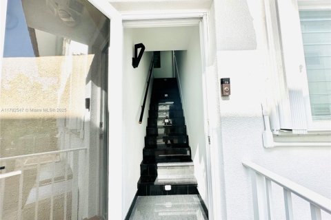 Condominio en venta en North Miami Beach, Florida, 2 dormitorios, 91.97 m2 № 1895254 - foto 25