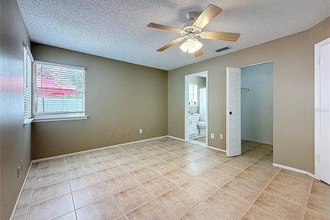 House in Palm Harbor, Florida 3 bedrooms, 88.26 sq.m. № 1826452 - photo 18