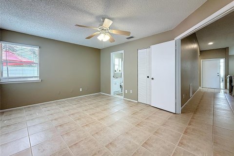 House in Palm Harbor, Florida 3 bedrooms, 88.26 sq.m. № 1826452 - photo 16