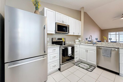 House in Palm Harbor, Florida 3 bedrooms, 88.26 sq.m. № 1826452 - photo 9