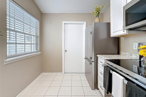 House in Palm Harbor, Florida 3 bedrooms, 88.26 sq.m. № 1826452 - photo 6