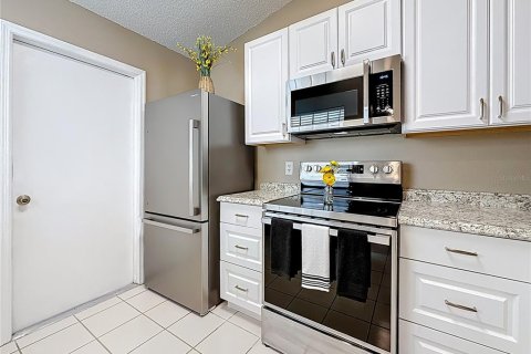 House in Palm Harbor, Florida 3 bedrooms, 88.26 sq.m. № 1826452 - photo 5