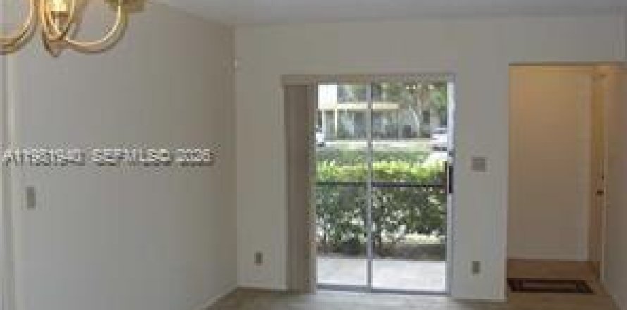 Condominio en Pompano Beach, Florida, 1 dormitorio  № 2043221