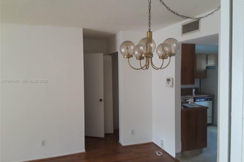 Condominio en alquiler en Pompano Beach, Florida, 1 dormitorio, 59.46 m2 № 2043221 - foto 9