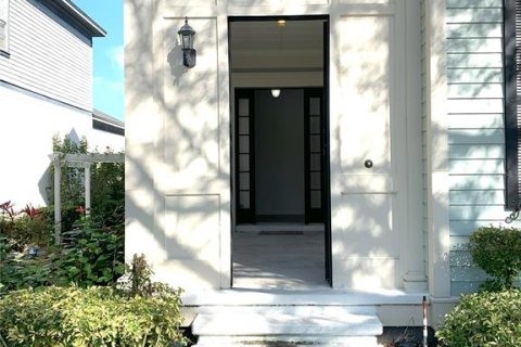 House in Orlando, Florida 4 bedrooms, 275.46 sq.m. № 1563951 - photo 7