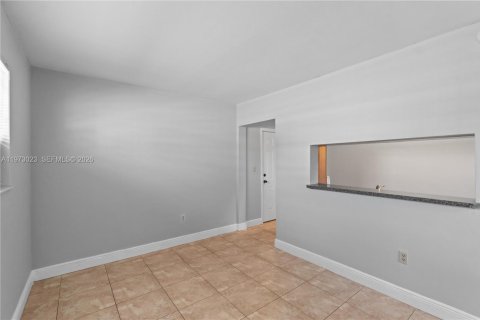 Condo in Miami, Florida, 1 bedroom  № 2033734 - photo 14