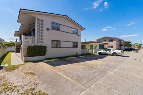 Condo in Miami, Florida, 1 bedroom  № 2033734 - photo 7