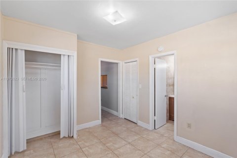 Condo in Miami, Florida, 1 bedroom  № 2033734 - photo 18