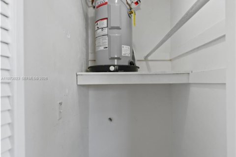 Condo in Miami, Florida, 1 bedroom  № 2033734 - photo 20