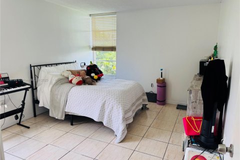 Condominio en alquiler en Miami, Florida, 1 dormitorio, 78.22 m2 № 1927213 - foto 19