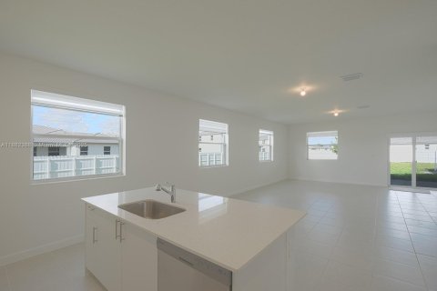 Casa en venta en Homestead, Florida, 5 dormitorios, 321.07 m2 № 1928514 - foto 11