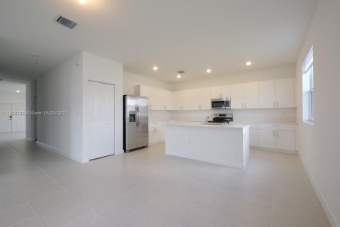 Casa en venta en Homestead, Florida, 5 dormitorios, 321.07 m2 № 1928514 - foto 10