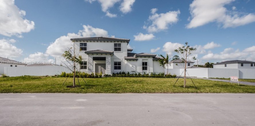 Casa en Homestead, Florida 5 dormitorios, 321.07 m2 № 1928514