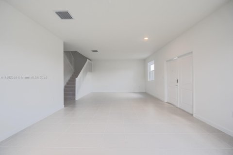 Casa en venta en Homestead, Florida, 5 dormitorios, 321.07 m2 № 1928514 - foto 5