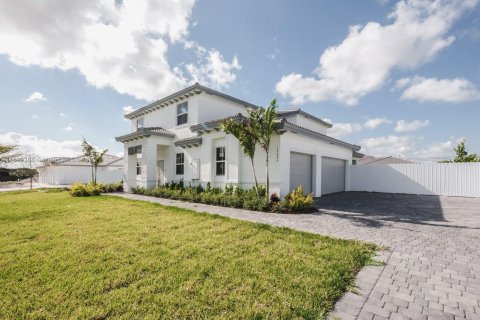 Casa en venta en Homestead, Florida, 5 dormitorios, 321.07 m2 № 1928514 - foto 28