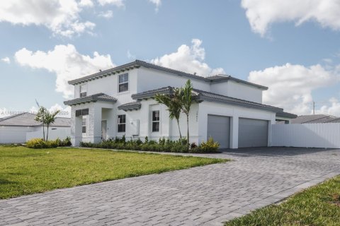 Casa en venta en Homestead, Florida, 5 dormitorios, 321.07 m2 № 1928514 - foto 2