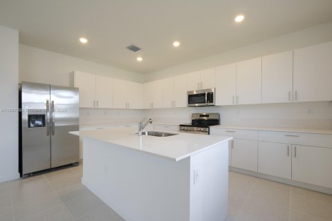 Casa en venta en Homestead, Florida, 5 dormitorios, 321.07 m2 № 1928514 - foto 9