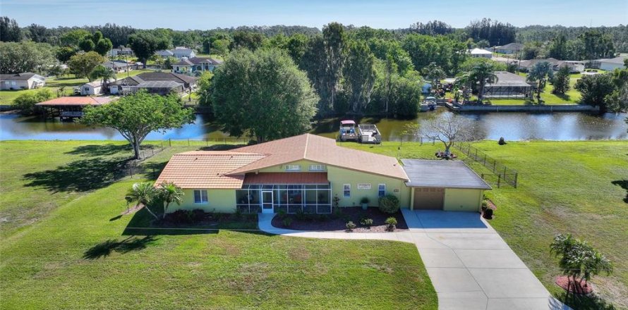 Casa en Indian lake estates, Florida 3 dormitorios, 189.61 m2 № 1718559