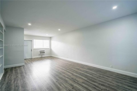 Apartamento en alquiler en Miami Beach, Florida, 1 dormitorio, 91.97 m2 № 1955393 - foto 3