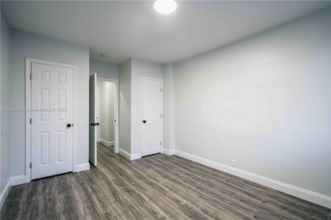 Apartamento en alquiler en Miami Beach, Florida, 1 dormitorio, 91.97 m2 № 1955393 - foto 11