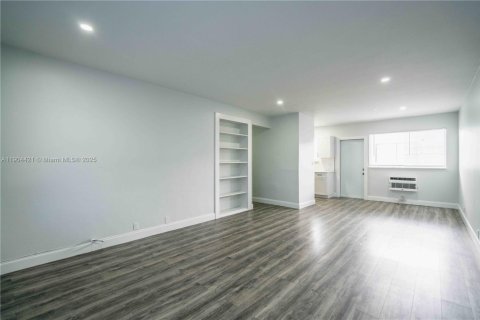 Apartamento en alquiler en Miami Beach, Florida, 1 dormitorio, 91.97 m2 № 1955393 - foto 4