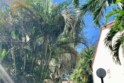 Townhouse in Miami, Florida 3 bedrooms, 156.82 sq.m. № 1702916 - photo 2