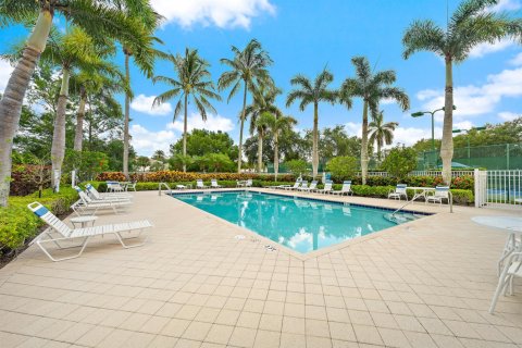 Townhouse in Palm Beach Gardens, Florida 3 bedrooms, 145.86 sq.m. № 2187145 - photo 27