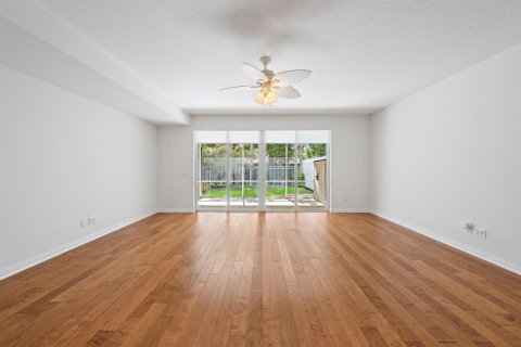Townhouse in Palm Beach Gardens, Florida 3 bedrooms, 145.86 sq.m. № 2187145 - photo 6
