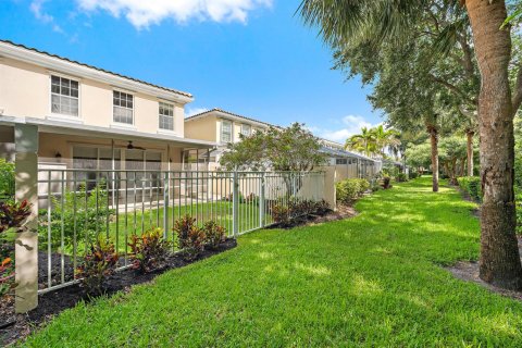 Townhouse in Palm Beach Gardens, Florida 3 bedrooms, 145.86 sq.m. № 2187145 - photo 10