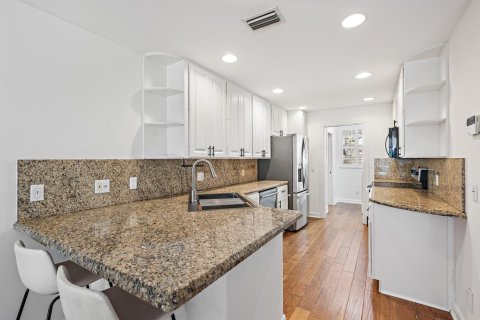 Townhouse in Palm Beach Gardens, Florida 3 bedrooms, 145.86 sq.m. № 2187145 - photo 2
