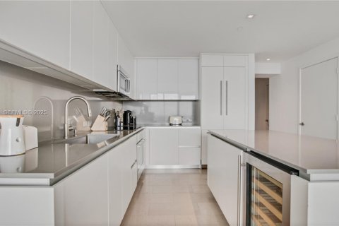 Condominio en venta en Miami, Florida, 1 dormitorio, 82.03 m2 № 1986541 - foto 9