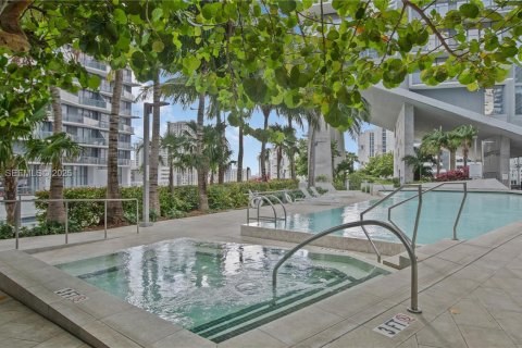 Condominio en venta en Miami, Florida, 1 dormitorio, 82.03 m2 № 1986541 - foto 16