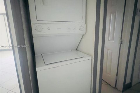 Appartement à louer à Hialeah, Floride: 3 chambres, 120.77 m2 № 1948027 - photo 9