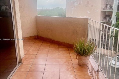 Appartement à louer à Hialeah, Floride: 3 chambres, 120.77 m2 № 1948027 - photo 8