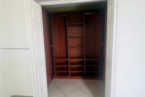 Appartement à louer à Hialeah, Floride: 3 chambres, 120.77 m2 № 1948027 - photo 13