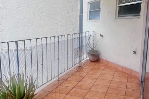 Appartement à louer à Hialeah, Floride: 3 chambres, 120.77 m2 № 1948027 - photo 7