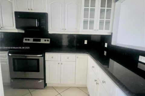 Appartement à louer à Hialeah, Floride: 3 chambres, 120.77 m2 № 1948027 - photo 5