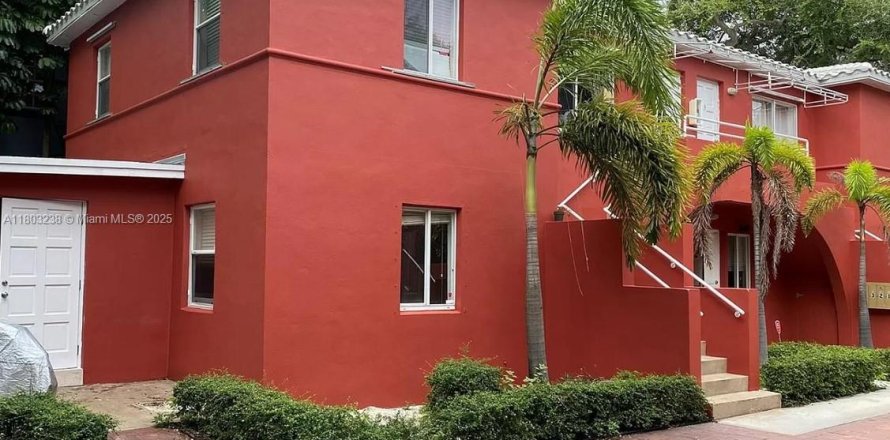 Estudio en el Condominio en Miami, Florida  № 1864569