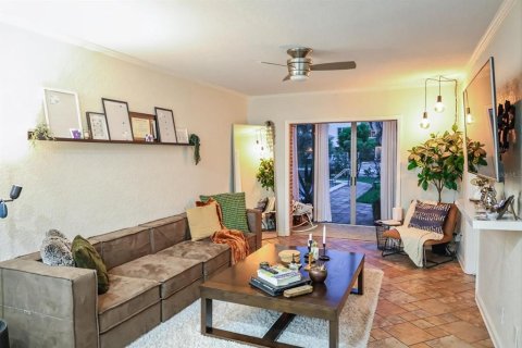 Condo in Oakland Park, Florida, 2 bedrooms № 2378162 - photo 6