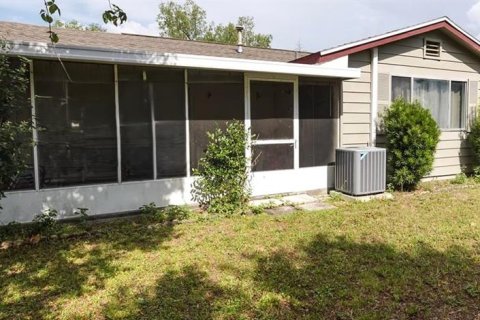 House in Ocala, Florida 2 bedrooms, 103.96 sq.m. № 1718490 - photo 12