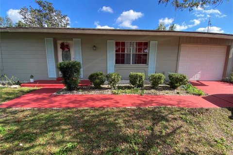 House in Ocala, Florida 2 bedrooms, 103.96 sq.m. № 1718490 - photo 6