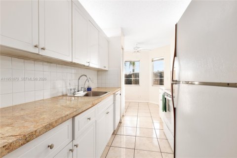 Condo in Pembroke Pines, Florida, 2 bedrooms  № 2054366