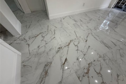 Casa en alquiler en Hollywood, Florida, 2 dormitorios, 143.35 m2 № 2008351 - foto 14