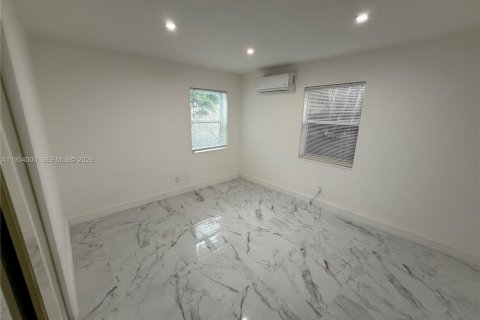 Casa en alquiler en Hollywood, Florida, 2 dormitorios, 143.35 m2 № 2008351 - foto 11