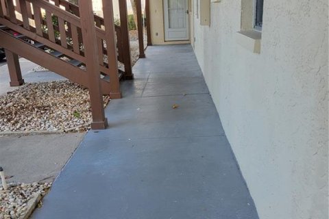 Condo in New Port Richey, Florida, 1 bedroom  № 2099540 - photo 18