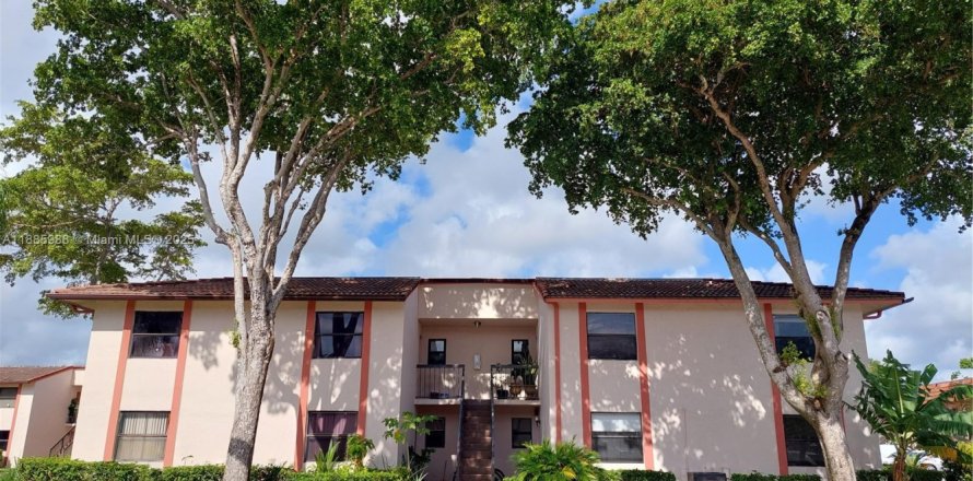 Condo in Miami, Florida, 3 bedrooms  № 1953367