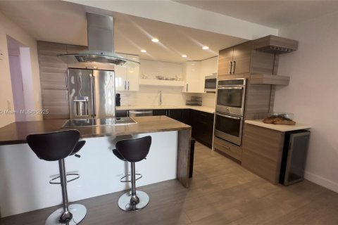 Condo in Sunny Isles Beach, Florida, 1 bedroom  № 1958426 - photo 23