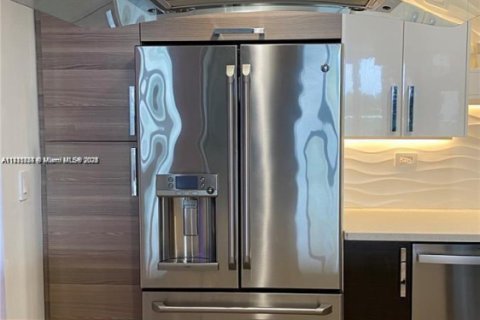 Condo in Sunny Isles Beach, Florida, 1 bedroom  № 1958426 - photo 5